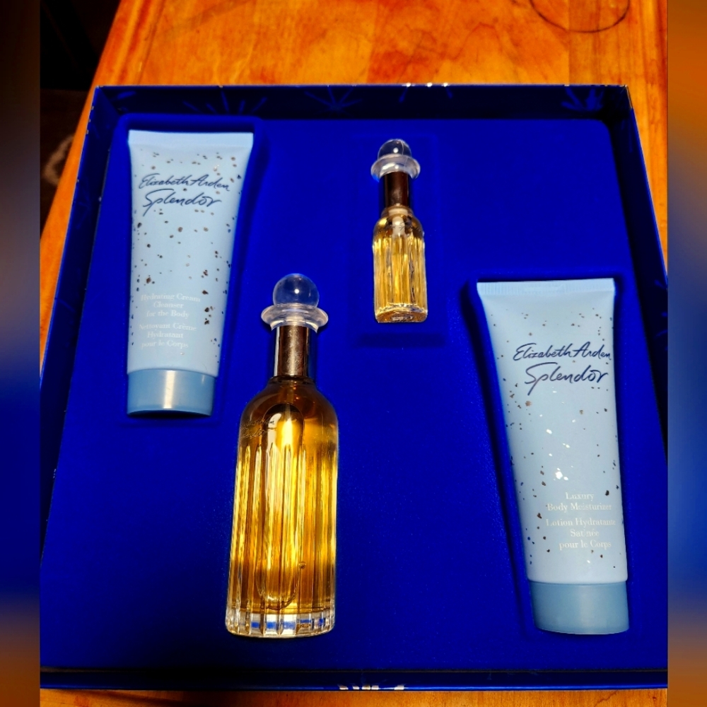 Elizabeth Arden Splendor Gift Set NIB